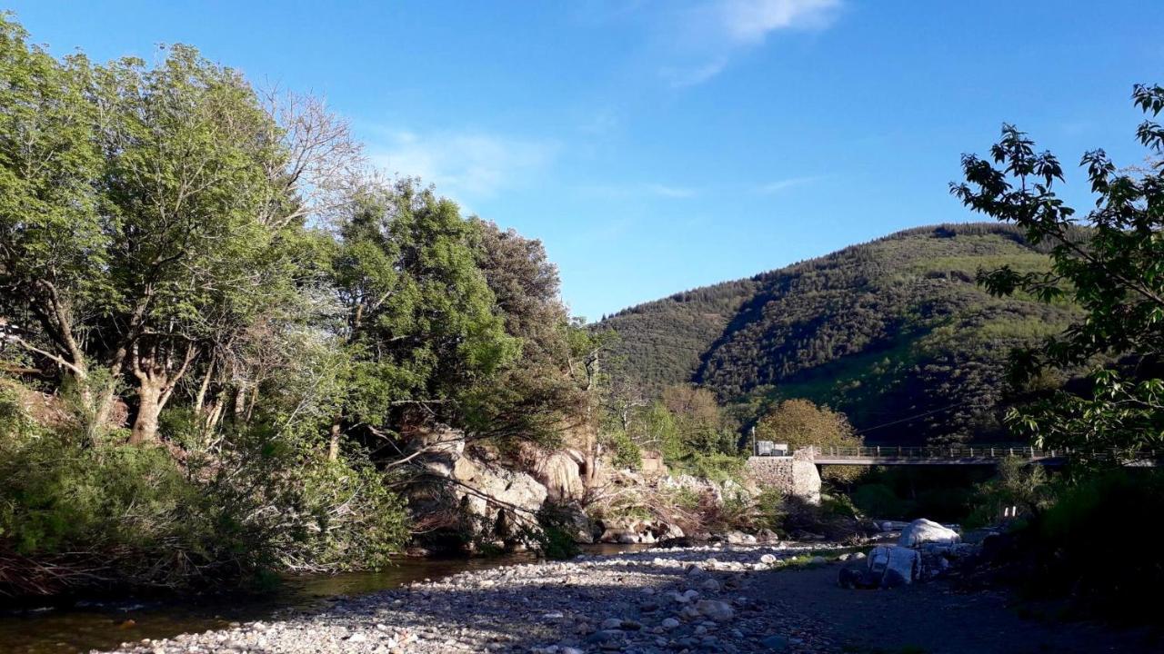 Le Moulin D'Arcas. Bed & Breakfast Premian Exterior photo
